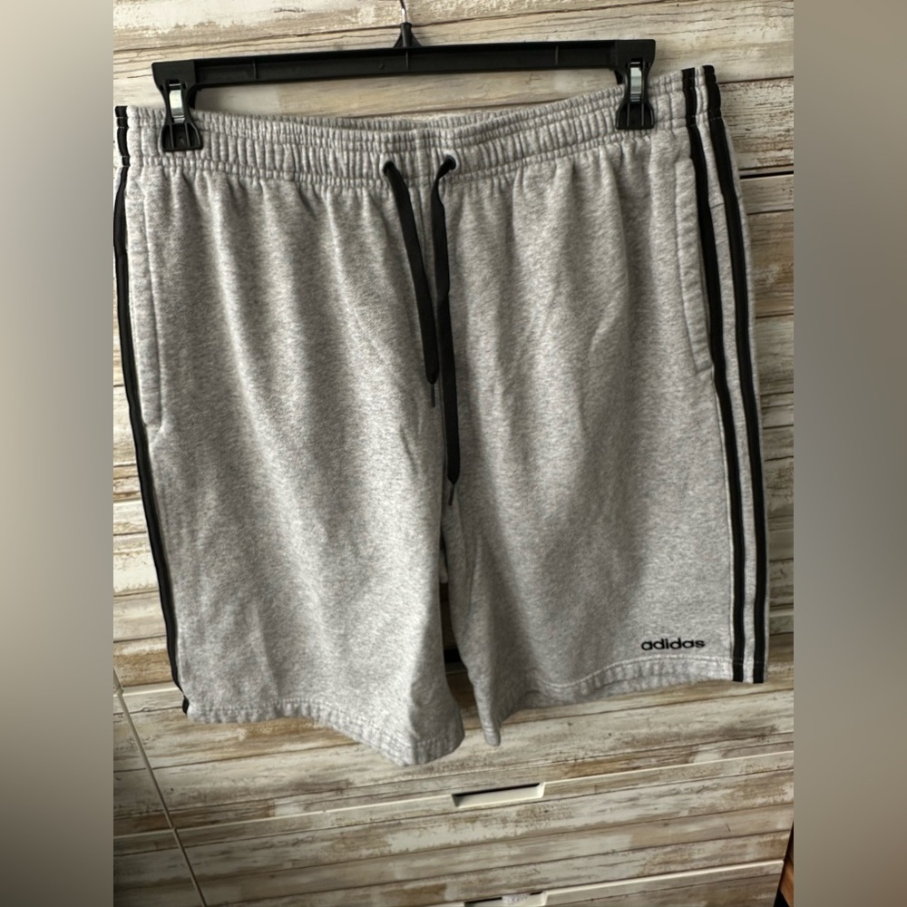 ⚫️ adidas Men’s Athletic Shorts XLT Gray Black Stripe Performance Shorts